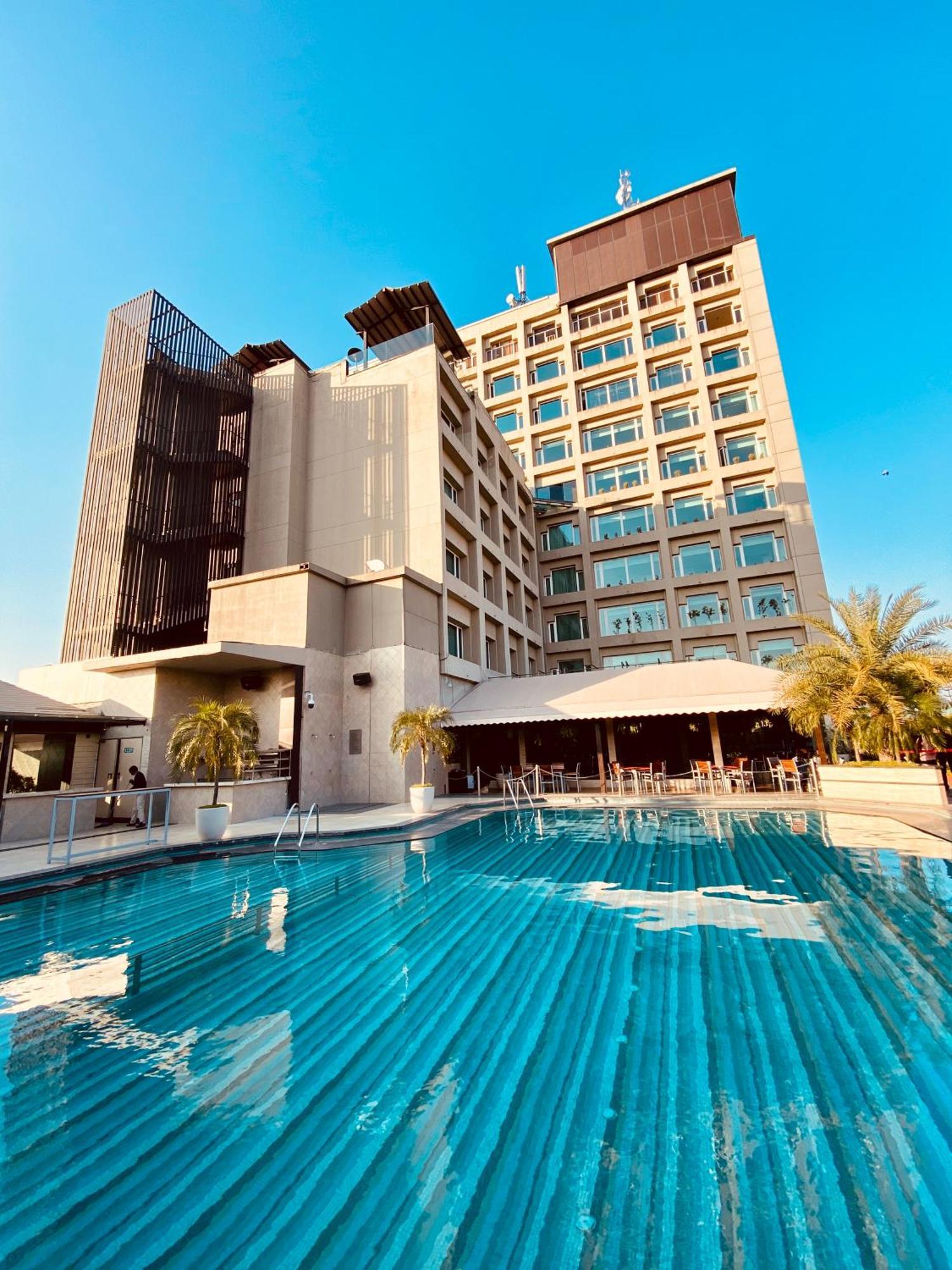 קאנפור The Landmark Towers מראה חיצוני תמונה